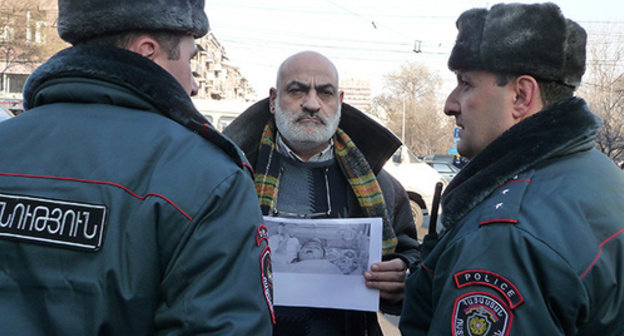 Participant of the protest action in Gyumri, January 2015. Photo by Tigran Petrosyan for the ‘Caucasian Knot’. 