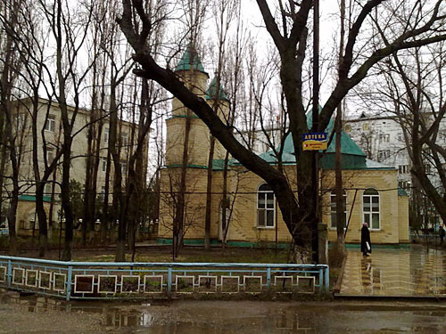 Dagestan, Makhachkala. The Mosque under the republican clinical hospital. Photo by the "Caucasian Knot" Dagestan, Makhachkala. The Mosque under the republican clinical hospital. Photo by the "Caucasian Knot"