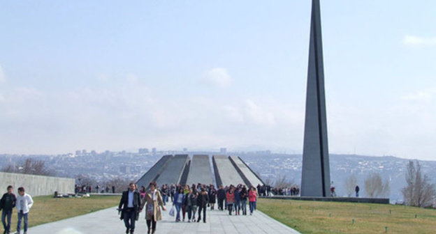 Tsitsernakaberd Armenian genocide memorial. Yerevan. Photo by Edita Badasyan for the "Caucasian Knot"