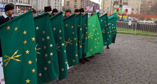 Circassian flags at the rally in support of Circassians in Syria, Moscow, 2012. Photo: Ali Kunash. 