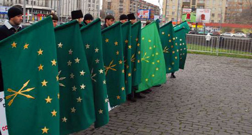 Circassian flags at the rally in support of Circassians in Syria, Moscow, 2012. Photo: Ali Kunash. 