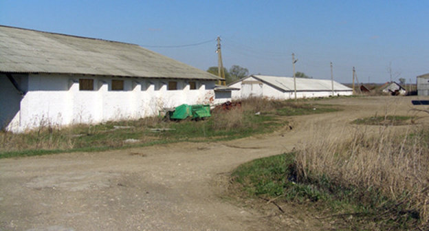 Farm buildings. Photo: http://fkn-kaluga.ru/upload/pages/16/g-0361.jpg