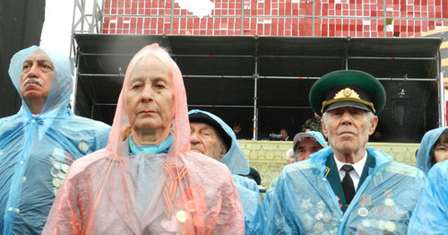 Veterans watch Victory Parade in Volgograd, May 9, 2015. Photo by Tatiana Filimonova for the ‘Caucasian Knot’. 