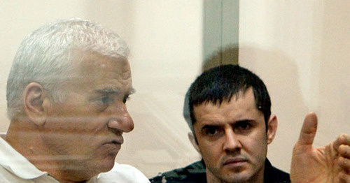 Said Amirov (left) and Yusup Djaparov during court session. Photo by Oleg Pchelov for the ‘Caucasian Knot’. 
