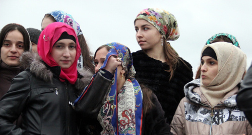 Young women at the rally in Grozny. March 18, 2015. Photo by Akhmed Aldebirov for the "Caucasian Knot"