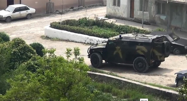 Special equipment in the street of Makhachkala. Photo: http://nac.gov.ru/nakmessage/2015/05/09/nak-aktivnaya-faza-spetsoperatsii-v-makhachkale-zavershena-otkazavshiesya-sl-0.html