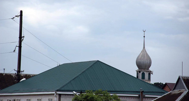 Mosque minaret. Photo by Akhmed Aldebirov for the "Caucasian Knot"