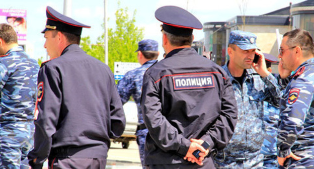 The law enforcers in Grozny. Photo by Magomed Magomedov for the "Caucasian Knot"