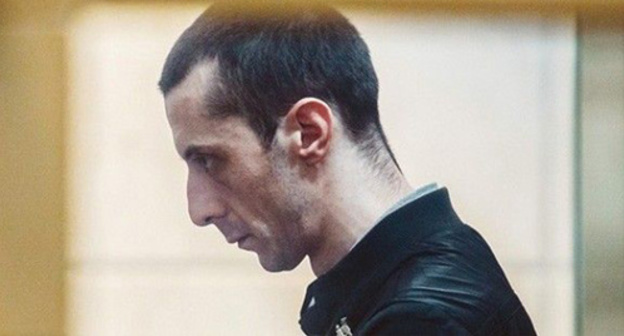 Khaiser Dzhemilev in the court room. Photo: http://qha.com.ua/krasnodarskii-sud-vnov-otlojil-rassmotrenie-dela-sina-djemileva-143147.html