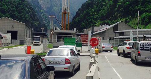 Border checkpoint "Verkhniy Lars". Photo by Magomed Magomedov for the ‘Caucasian Knot’. 