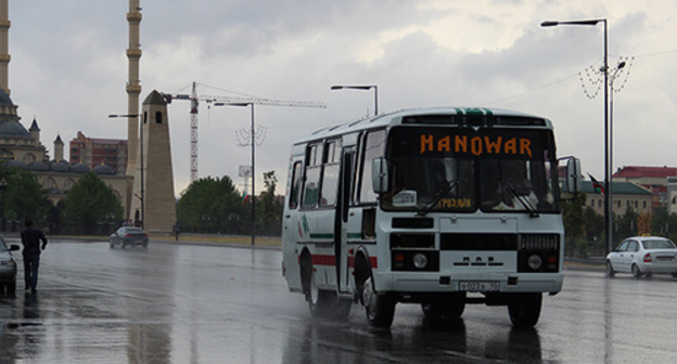 Bus in Grozny. Photo by Magomed Magomedov for the ‘Caucasian Knot’. 