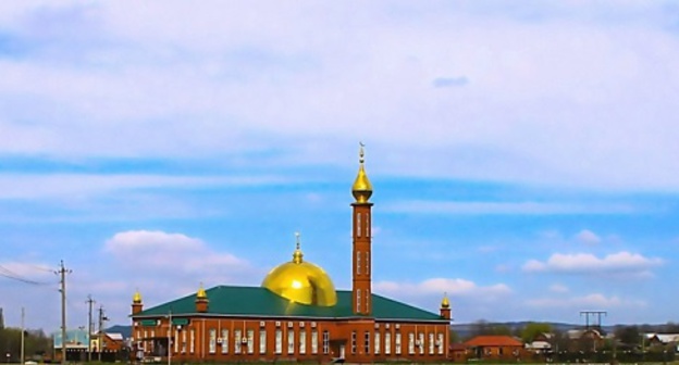 Mosque in Nasyr-Kort, Ingushetia. 2012. Photo: barhano.livejournal.com
