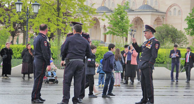 Police officers in Grozny. Photo by Magomed Magomedov for the ‘Caucasian Knot’.