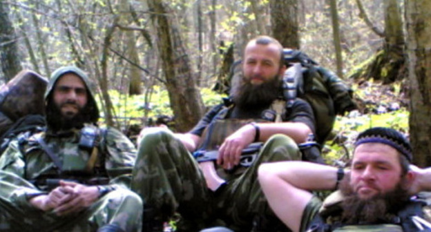 Aslan Byutukaev (in the centre). Photo from one of the web sites supporting militants