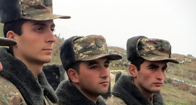 Soldiers on the front line. Nagorny Karabakh. Photo by Alvard Grigoryan for the "Caucasian Knot"