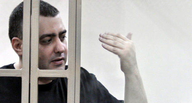 The defendant Zubair Mutaev lays before the court. Photo by Oleg Pchyolov for the "Caucasian Knot"