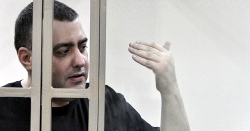 The defendant Zubair Mutaev lays before the court. Photo by Oleg Pchyolov for the "Caucasian Knot"