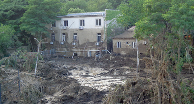 Svanidze street after flooding. Photo by Inna Kukudzhanova for the ‘Caucasian Knot’. 