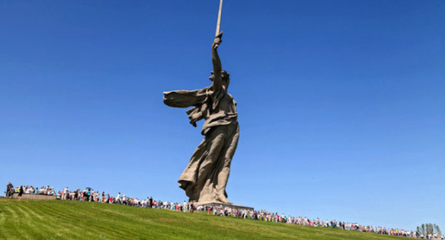 Memorial complex The Motherland Calls! at Mamaev Kurgan in Volgograd. Photo: Oleg V. Dimitrov http://www.volfoto.ru/volgograd/mamayev_kurgan/rodina_mat/photos/3636.html