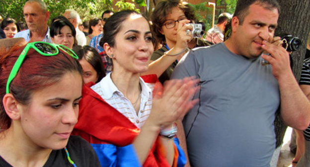Protesters against hike in electricity prices, Yerevan, June 24, 2015. Photo by Tigran Petrosyan for the ‘Caucasian Knot’.