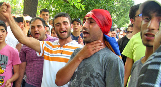 The participants of the protest action against the increase of electricity tariff. Yerevan, June 24, 2015. Photo by Tigran Petrosyan for the "Caucasian Knot"