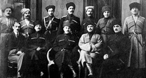An archive photo - "Leaders of the Mountain Republic". Photo: http://www.sknews.ru/rubriki/society/68880-v-chechnu-privezli-unikalnyje-dokumenty-iz-francii.html