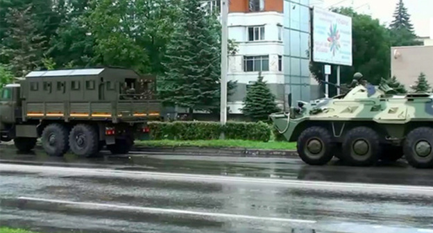 Special equipment in the streets of the city. Photo: http://nac.gov.ru/nakmessage/2015/07/02/v-khode-kto-v-nalchike-neitralizovany-dvoe-banditov.html