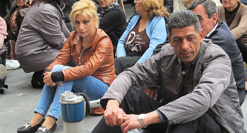 The participants of the former "Nairit" workers sit-in strike. Yerevan, May 14, 2015. Photo by Tigran Petrosyan for the "Caucasian Knot"