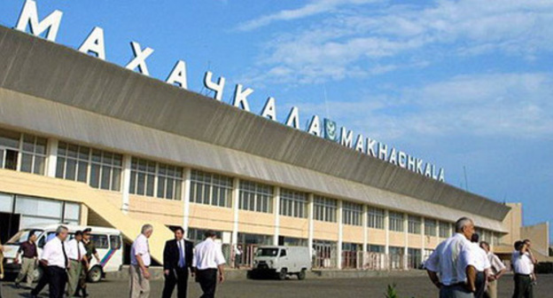 Makhachkala square. Photo: http://telefoninfo.net/mahachkala.html