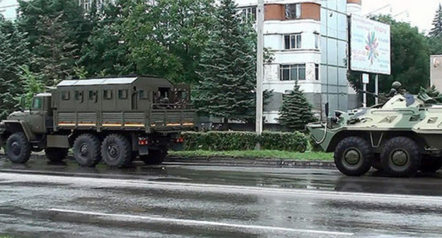 Special vehicles on Nalchik street during special operation. Photo: http://nac.gov.ru/nakmessage/2015/07/02/v-khode-kto-v-nalchike-neitralizovany-dvoe-banditov.html