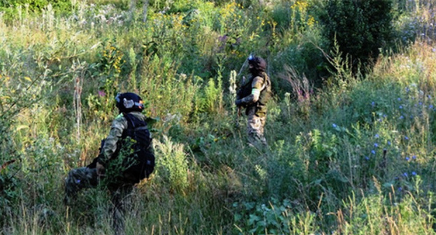 Law enforcers conducting special operation. Photo: http://nac.gov.ru/nakmessage/2015/08/04/v-ingushetii-neitralizovana-gruppa-iz-vosmi-boevikov-igil.html
