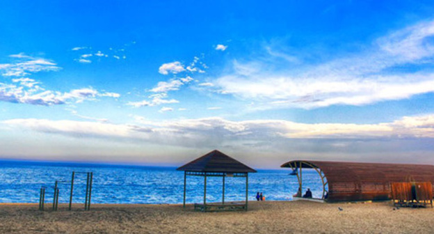 Beach in Makhachkala. Photo: Shamil Gasanov, http://www.odnoselchane.ru/
