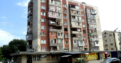 Multistorey apartment building in Musova street, 33, in Nalchik, where the special operation took place, July 6, 2015. Photo by Lyudmila Maratova for the ‘Caucasian Knot’. 