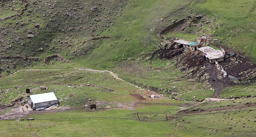 Sheep barn in the mountains. Photo by Magomed Magomedov for the ‘Caucasian Knot’. 