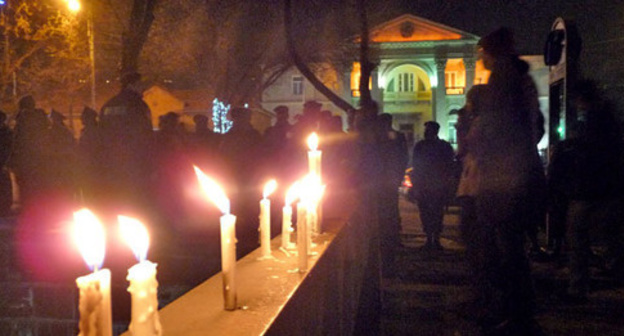 Candles lit up in memory of the Avetisyan family assassinated in Gyumri, Yerevan, January 14, 2015. Photo by Armine Martirosyan for the ‘Caucasian Knot’ 