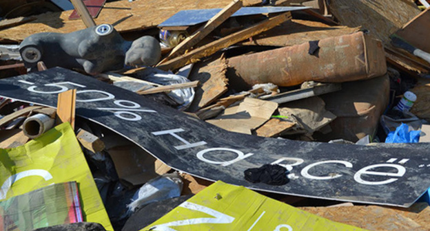 Garbage dump in Dagomys, opposite Infectious Diseases Hospital situated on the river bank. Photo by Svetlana Kravchenko for the ‘Caucasian Knot’. 