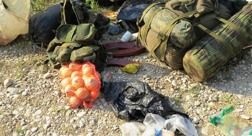 Militants' personal belongings and foodstuffs confiscated in the course of the special operation. Photo: http://nac.gov.ru/nakmessage/2015/08/04/v-ingushetii-neitralizovana-gruppa-iz-vosmi-boevikov-igil.html 