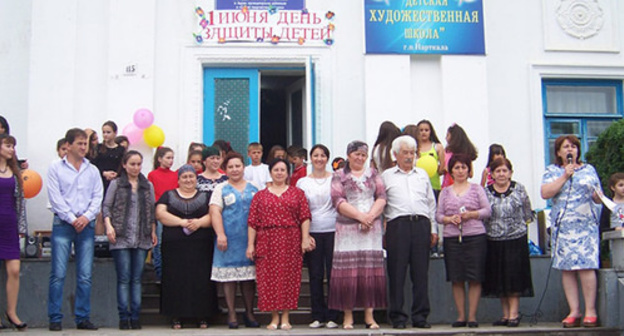 Teachers of Nartkala House of Children's Creativity. Photo: http://ddtnartkala.gixx.ru/img/fotogallery/1/kart/100_9152.jpg