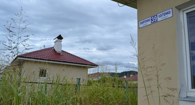 House for resettlers in Vesyoloe-Psou neighbourhood, Adler District of Sochi. Photo by Svetlana Kravchenko for the ‘Caucasian Knot’.