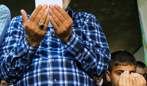 Man performing namaz. Photo by Aziz Karimov for the ‘Caucasian Knot’. 