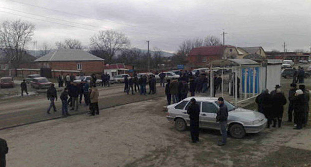 Spontaneous rally in Ingushetia on kidnapping of Mikail Pliev. Plievskiy Municipal District. March 6, 2010. Photo by the "Caucasian Knot"