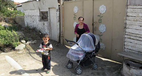 Residents of the village of Madaghis, Nagorno-Karabakh, September 26, 2015. Photo by Alvard Grigoryan for the ‘Caucasian Knot’. 