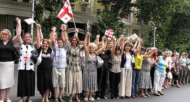 Action "Live Chain" against Russian-Georgian war. Tbilisi, September 2, 2008. Photo by http://civil.ge, Guram Muradov 