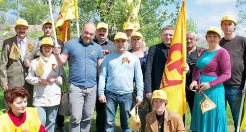 Activists of the "Spravedlivaya Rossiya" Party in Taganrog. Photo: Komarova V.M., http://sr-taganrog.ru/#img-39964974.sngujkuw4v.jpg