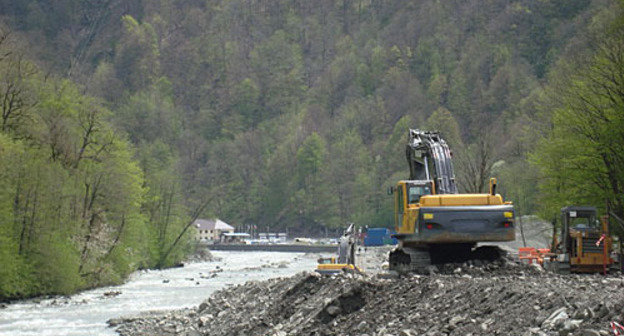 Olympic construction on the Mzymta River. Photo by the "Caucasian Knot"