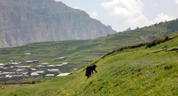 The village of Kvanada in the Tsumada District of Dagestan. Photo: Shamil Kuraev http://www.odnoselchane.ru/