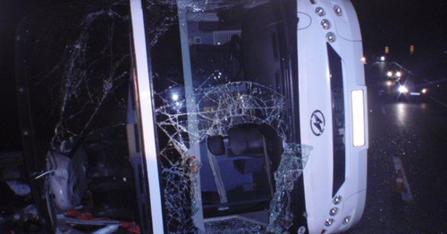 The bus on the route Moscow-Yerevan after the road traffic accident. November 3, 2015. Photo: 71.mchs.gov.ru