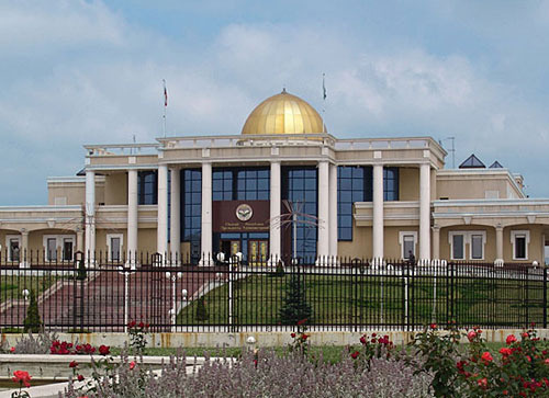 The building of the Administration of Ingush President Yunus-Bek Evkurov in the city of Magas. Photo by http://ru.wikipedia.org