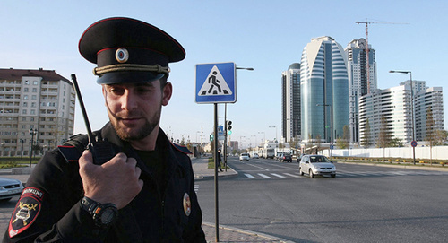 Policeman in Grozny street. Photo: http://m.sputniknews.com/russia/20141204/1015471677.html
