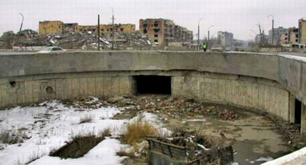 "Minutka" Square in Grozny. 2000. Serdg http://wikimapia.org/